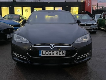 Used Tesla Model S 2015 for sale - 76942624: Photo