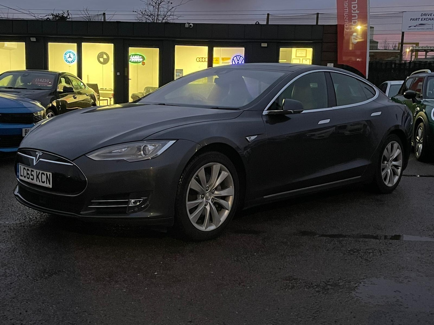 Used Tesla Model S 2015 for sale - 76942624: Photo 9