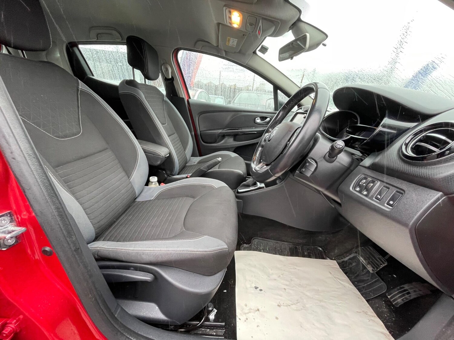 Used Renault Clio 2015 for sale - 77469167: Photo 24