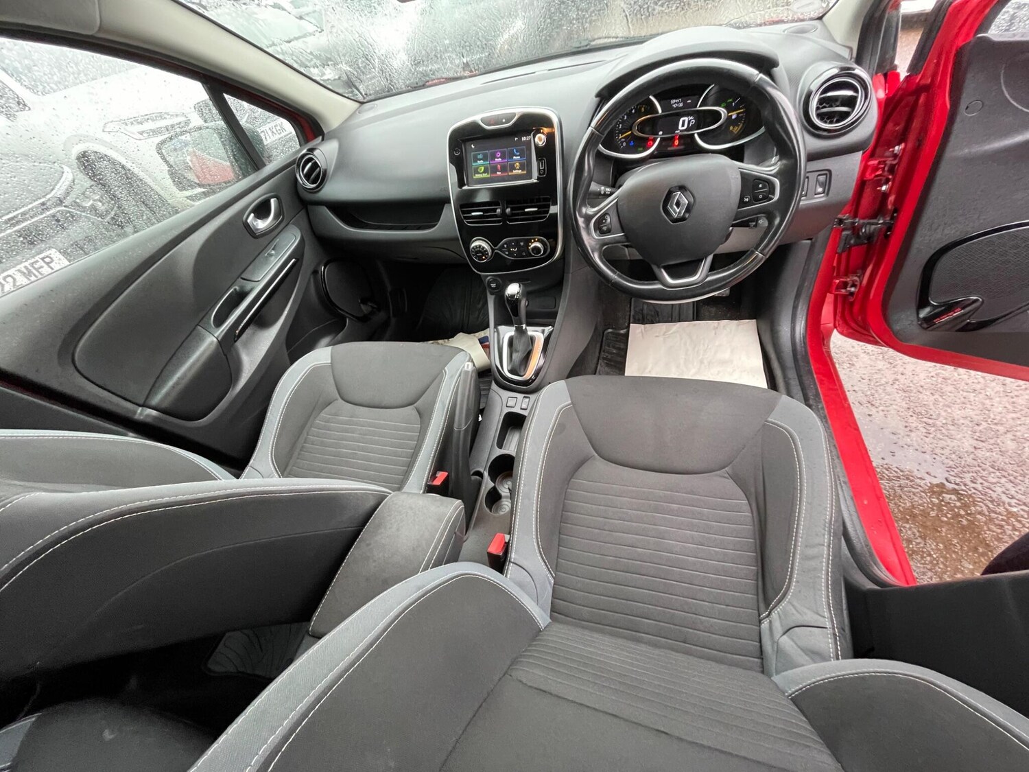 Used Renault Clio 2015 for sale - 77469167: Photo 25