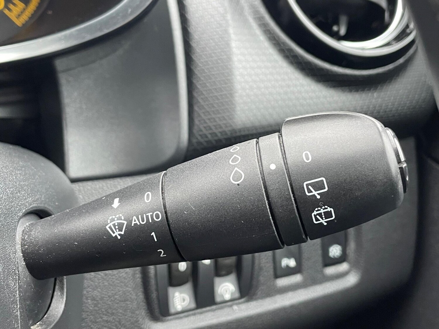 Used Renault Clio 2015 for sale - 77469167: Photo 30