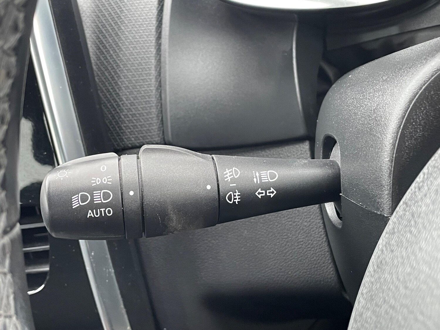 Used Renault Clio 2015 for sale - 77469167: Photo 32