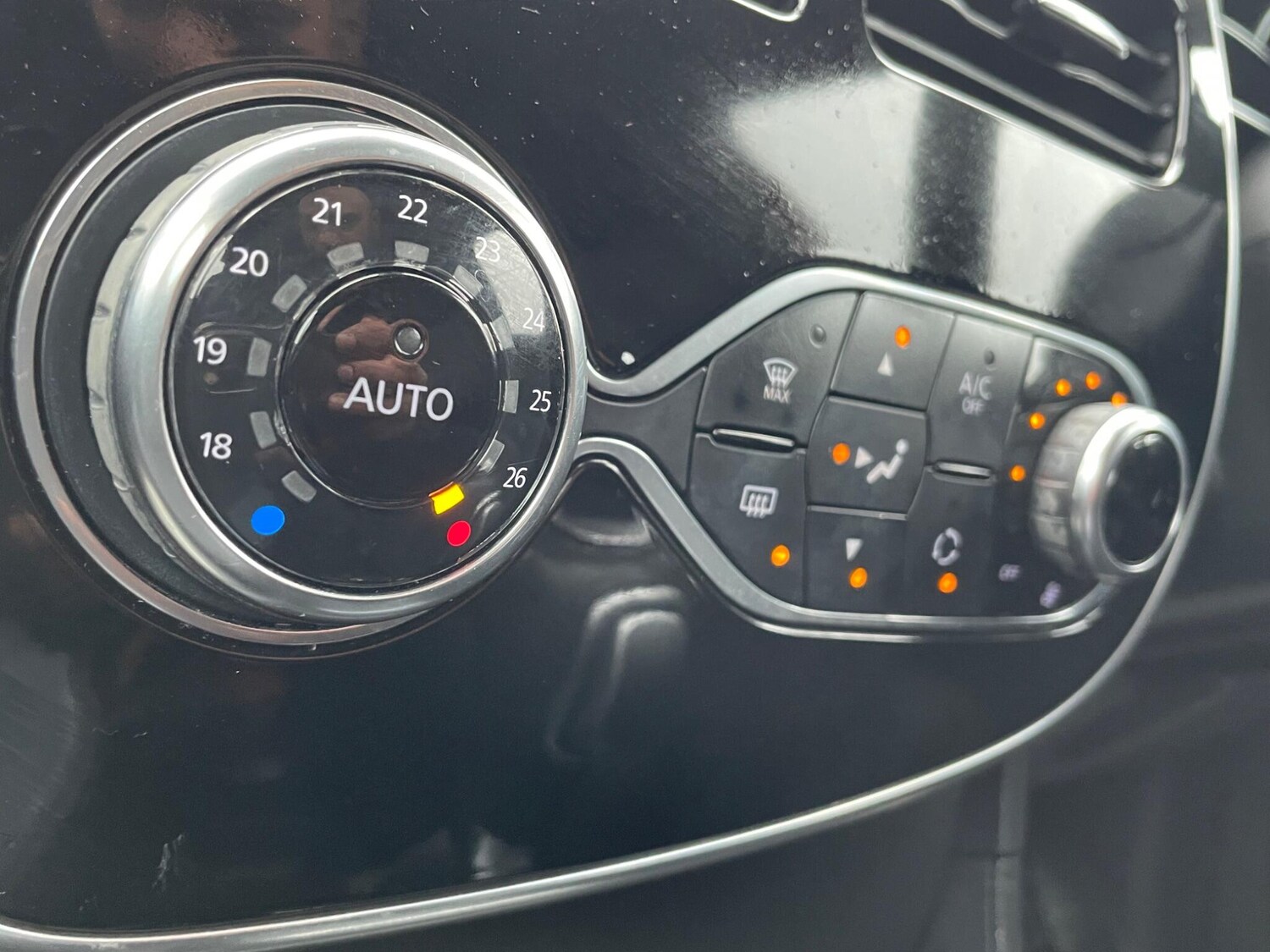 Used Renault Clio 2015 for sale - 77469167: Photo 34