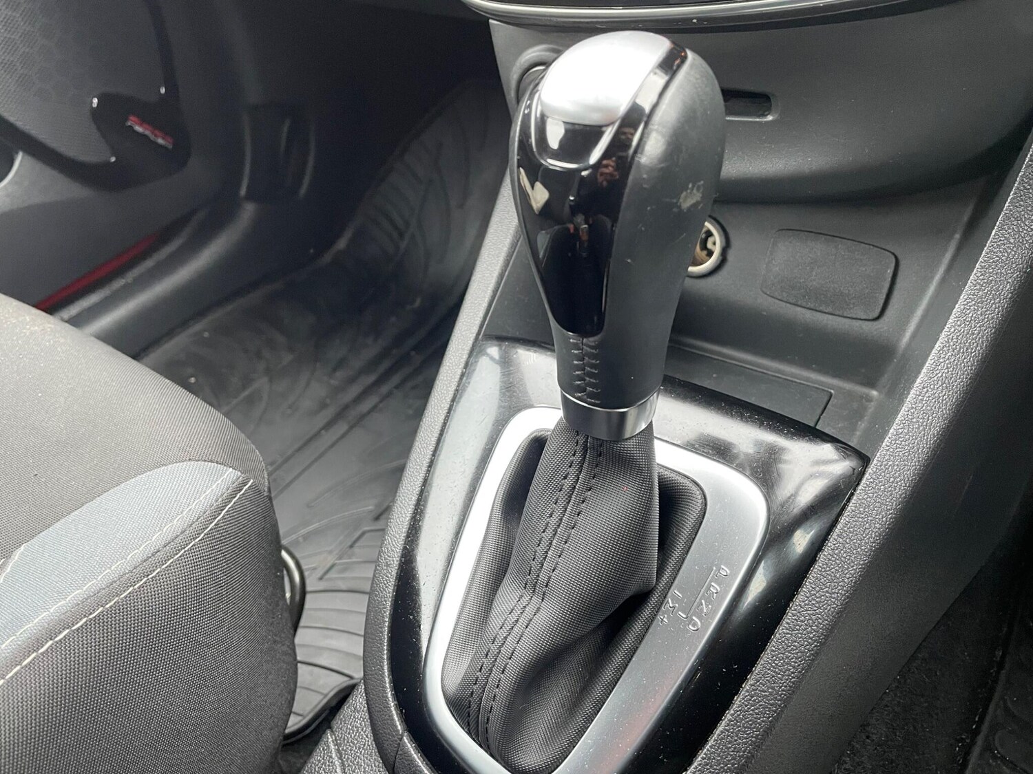 Used Renault Clio 2015 for sale - 77469167: Photo 36