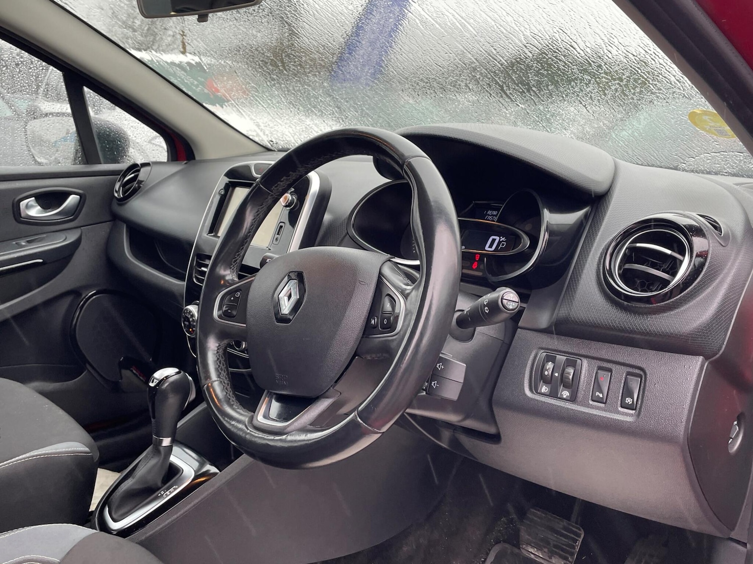 Used Renault Clio 2015 for sale - 77469167: Photo 4