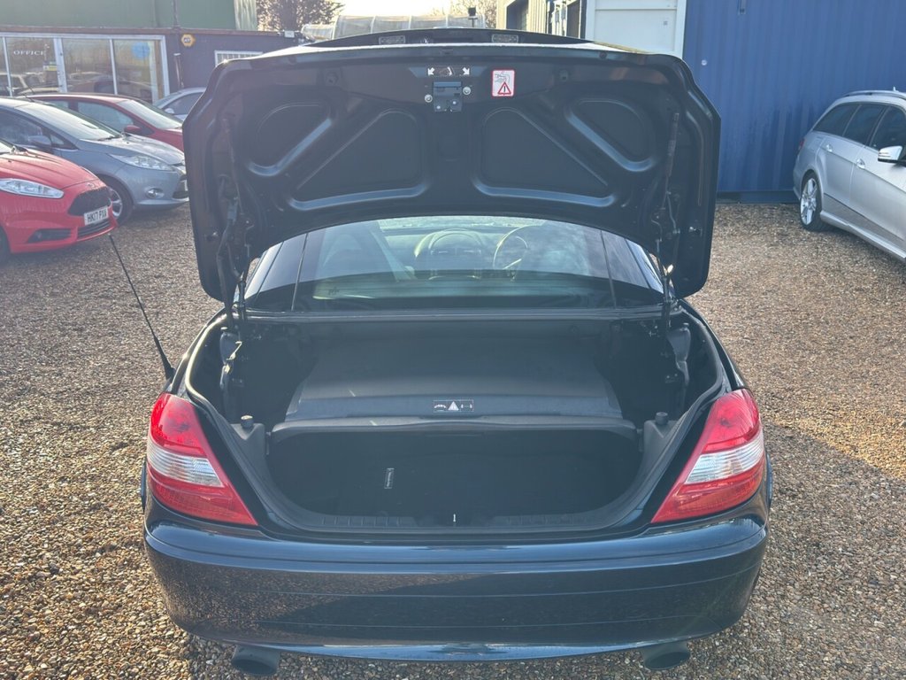 Used Mercedes-Benz SLK 2005 for sale - 76934567: Photo 11