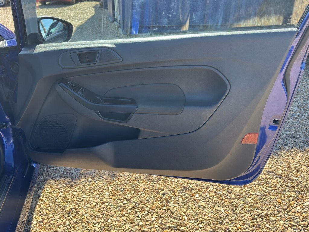 Used Ford Fiesta Van 2015 for sale - 78154187: Photo 13