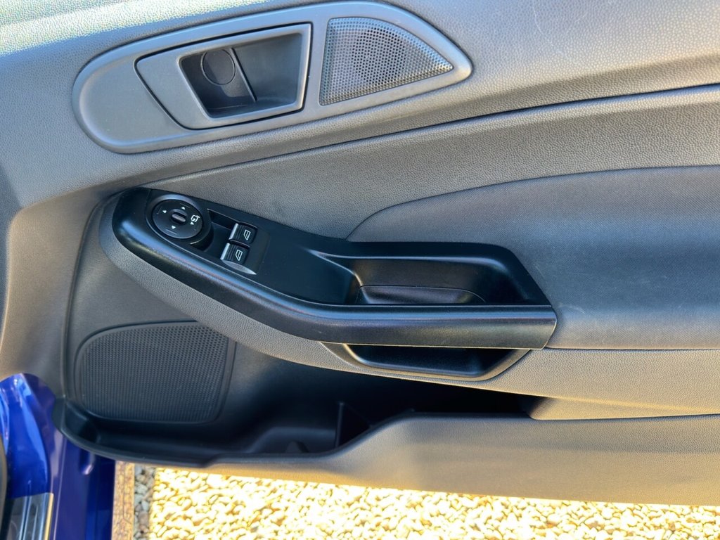 Used Ford Fiesta Van 2015 for sale - 78154187: Photo 15