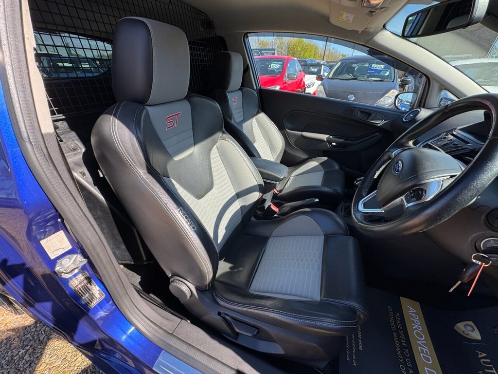 Used Ford Fiesta Van 2015 for sale - 78154187: Photo 17