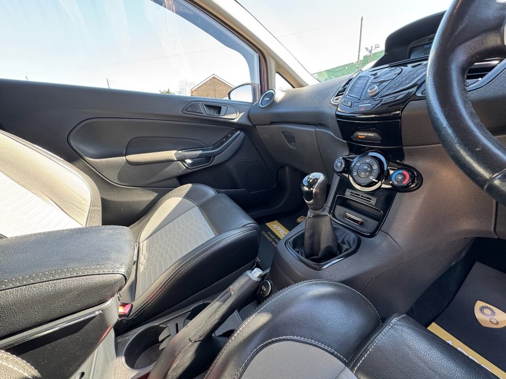 Used Ford Fiesta Van 2015 for sale - 78154187: Photo 23