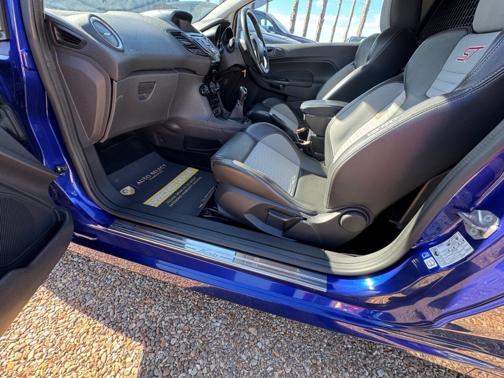 Used Ford Fiesta Van 2015 for sale - 78154187: Photo 31