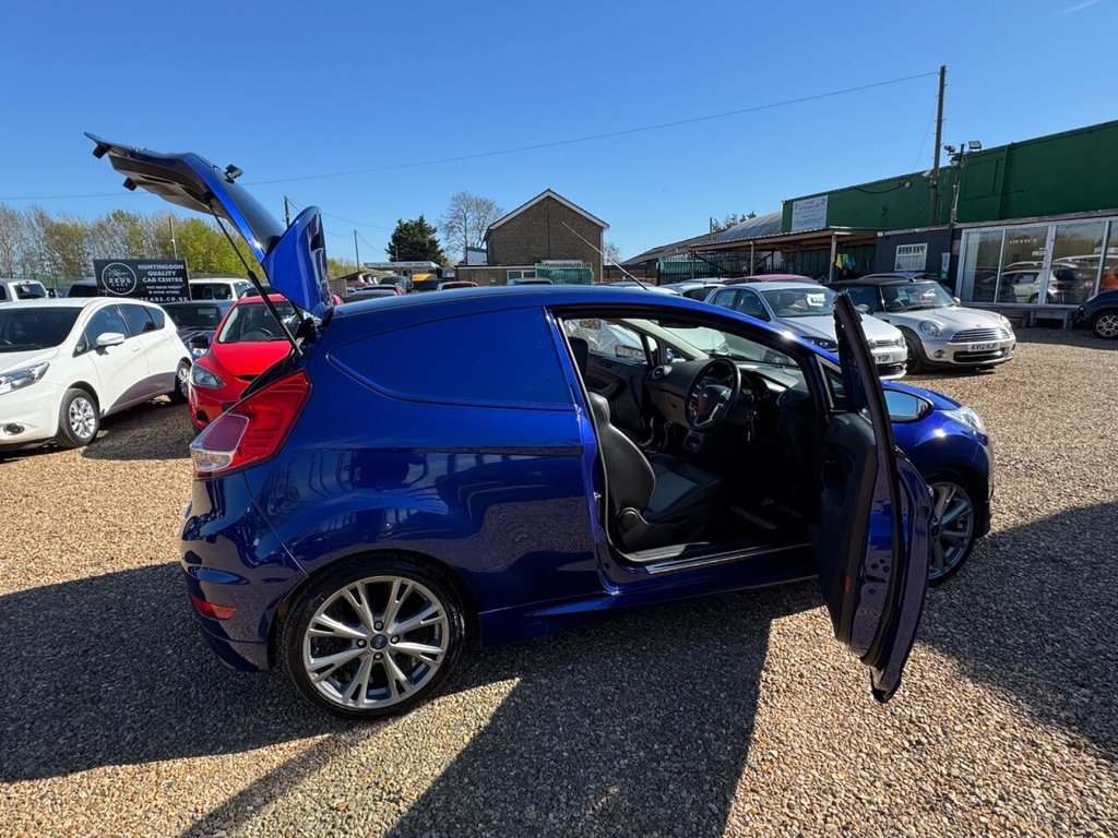 Used Ford Fiesta Van 2015 for sale - 78154187: Photo 35