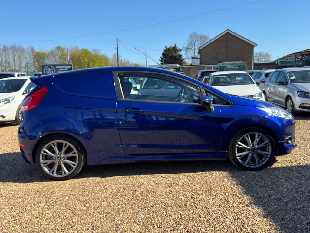 Used Ford Fiesta Van 2015 for sale - 78154187: Photo 9