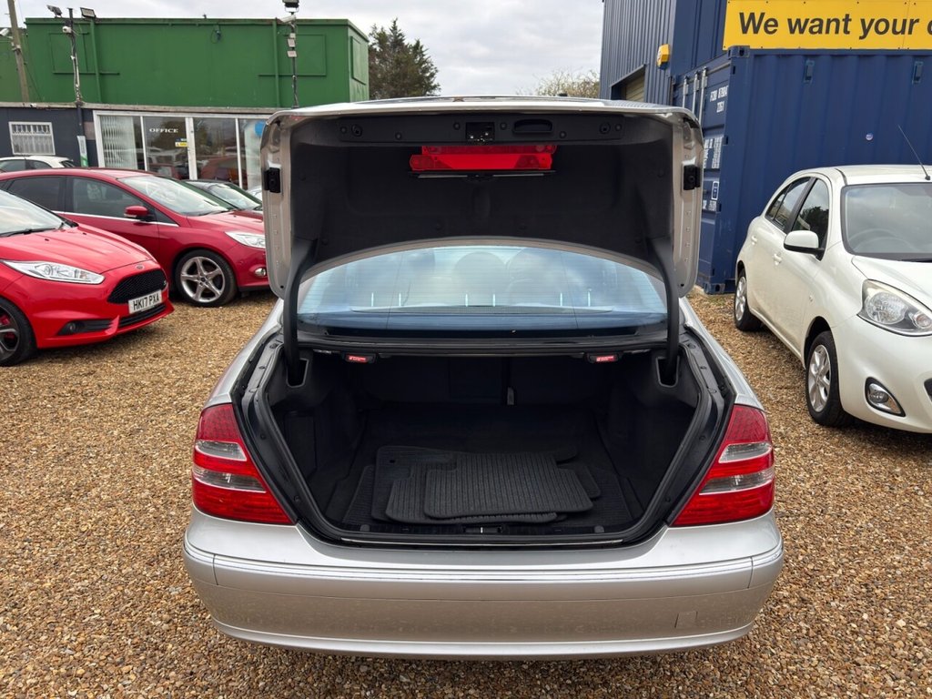 Used Mercedes-Benz E Class 2003 for sale - 76595920: Photo 10