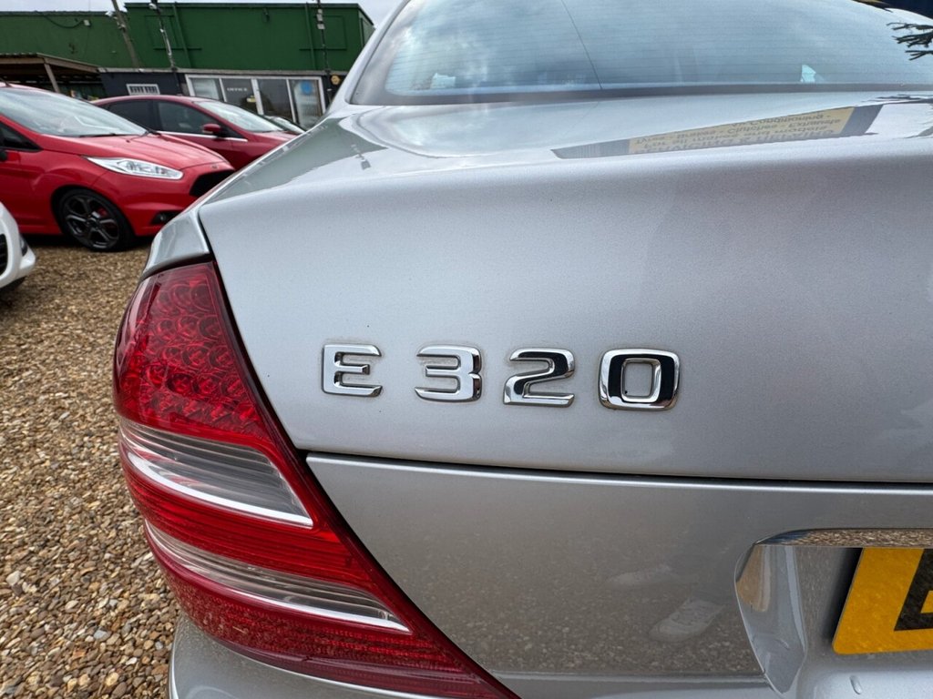 Used Mercedes-Benz E Class 2003 for sale - 76595920: Photo 9