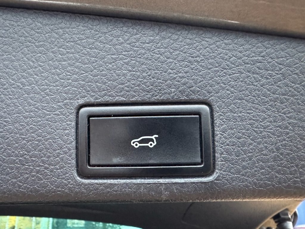 Used Volkswagen Touareg 2015 for sale - 76406769: Photo 15