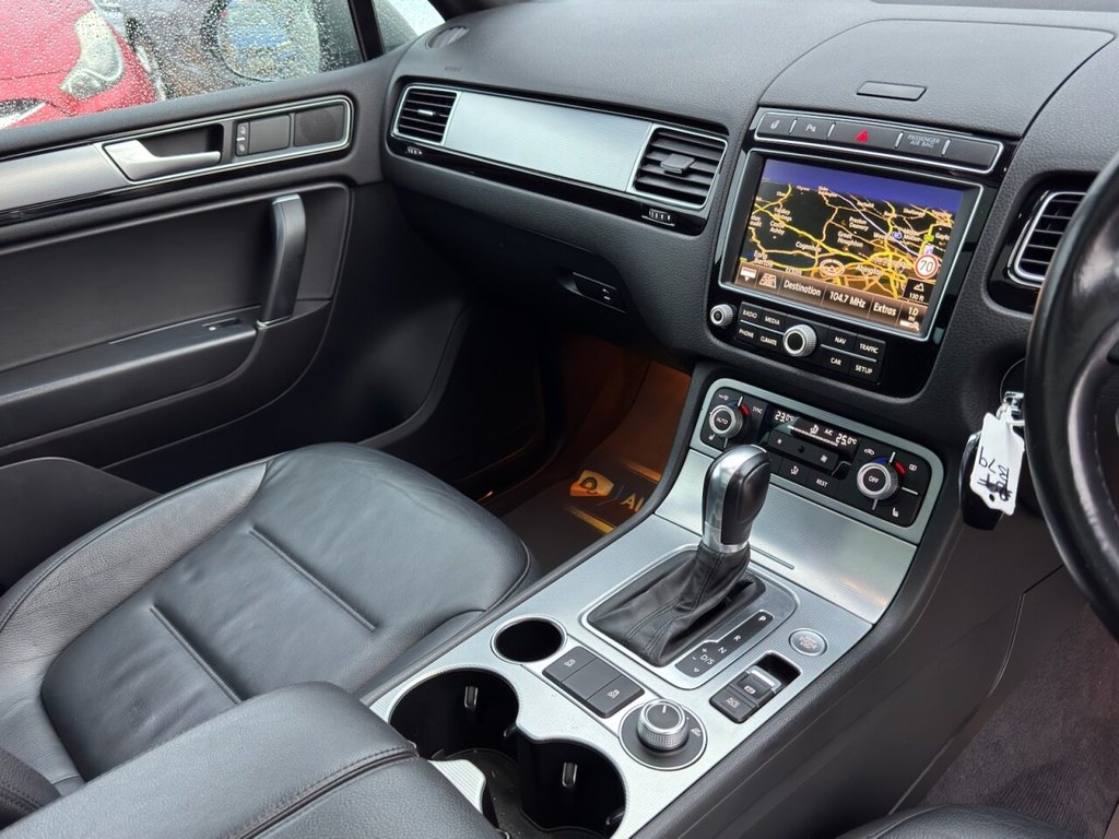 Used Volkswagen Touareg 2015 for sale - 76406769: Photo 24