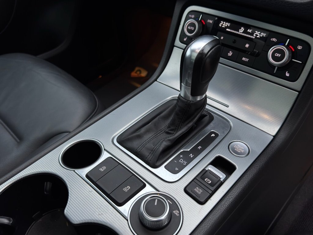 Used Volkswagen Touareg 2015 for sale - 76406769: Photo 25