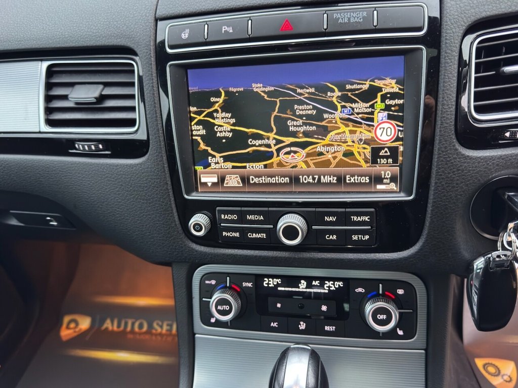 Used Volkswagen Touareg 2015 for sale - 76406769: Photo 28