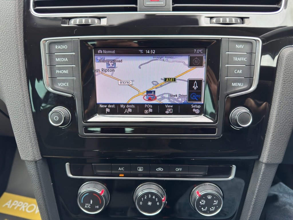 Used Volkswagen Golf 2014 for sale - 77302692: Photo 35