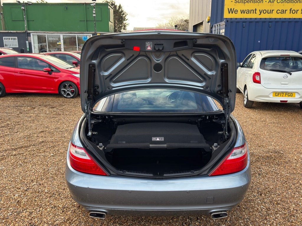 Used Mercedes-Benz SLK 2012 for sale - 76848177: Photo 12