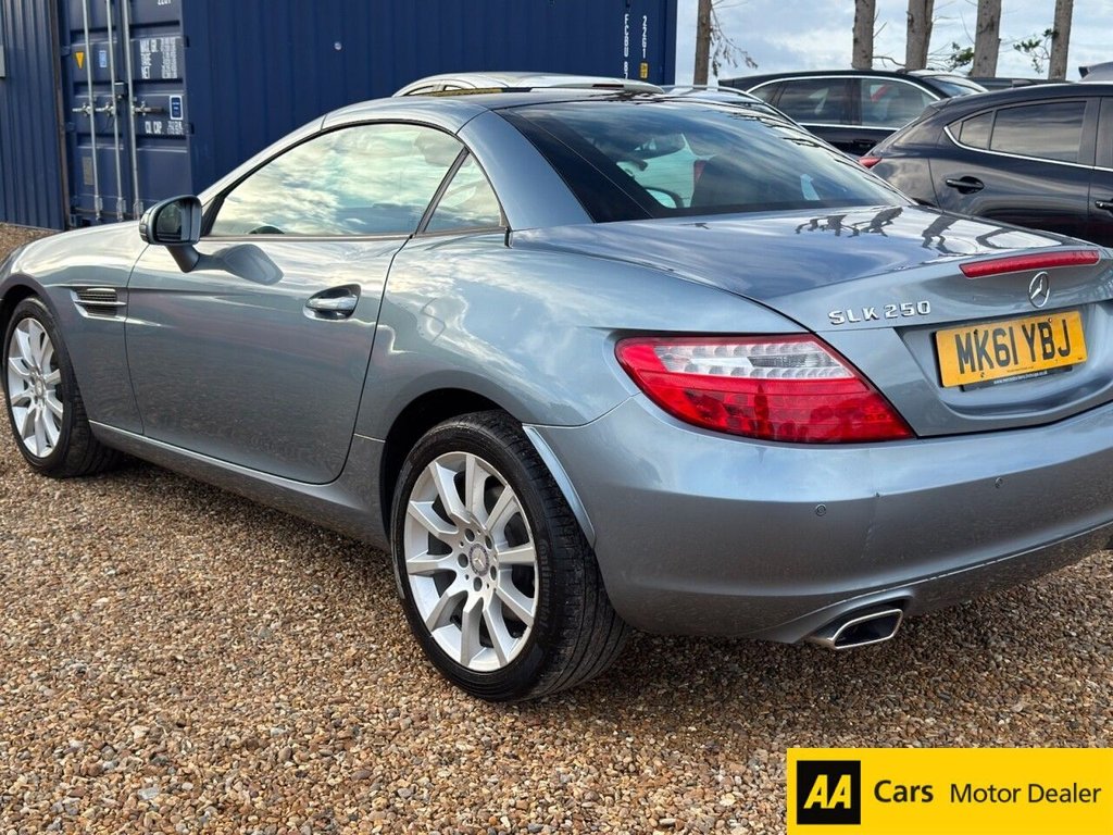 Used Mercedes-Benz SLK 2012 for sale - 76848177: Photo 4