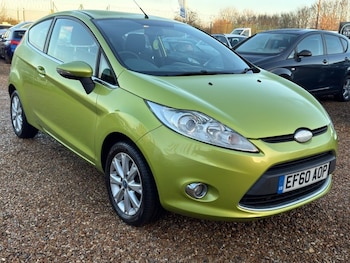 2011 (60) - 1.25 Zetec Hatchback 3dr Petrol Manual (129 g/km, 81 bhp)