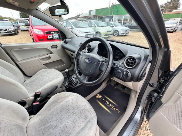 Used Ford Fiesta 2002 for sale - 76173182: Photo 15