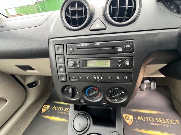Used Ford Fiesta 2002 for sale - 76173182: Photo 24