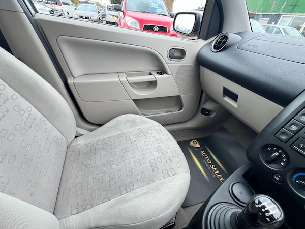 Used Ford Fiesta 2002 for sale - 76173182: Photo 25