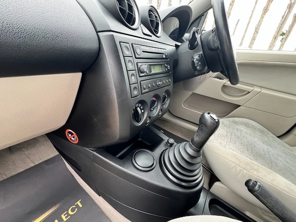Used Ford Fiesta 2002 for sale - 76173182: Photo 32