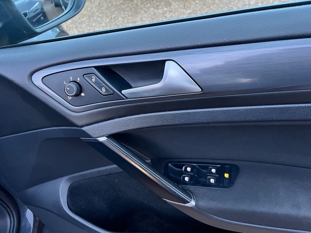 Used Volkswagen Golf 2018 for sale - 77369006: Photo 15