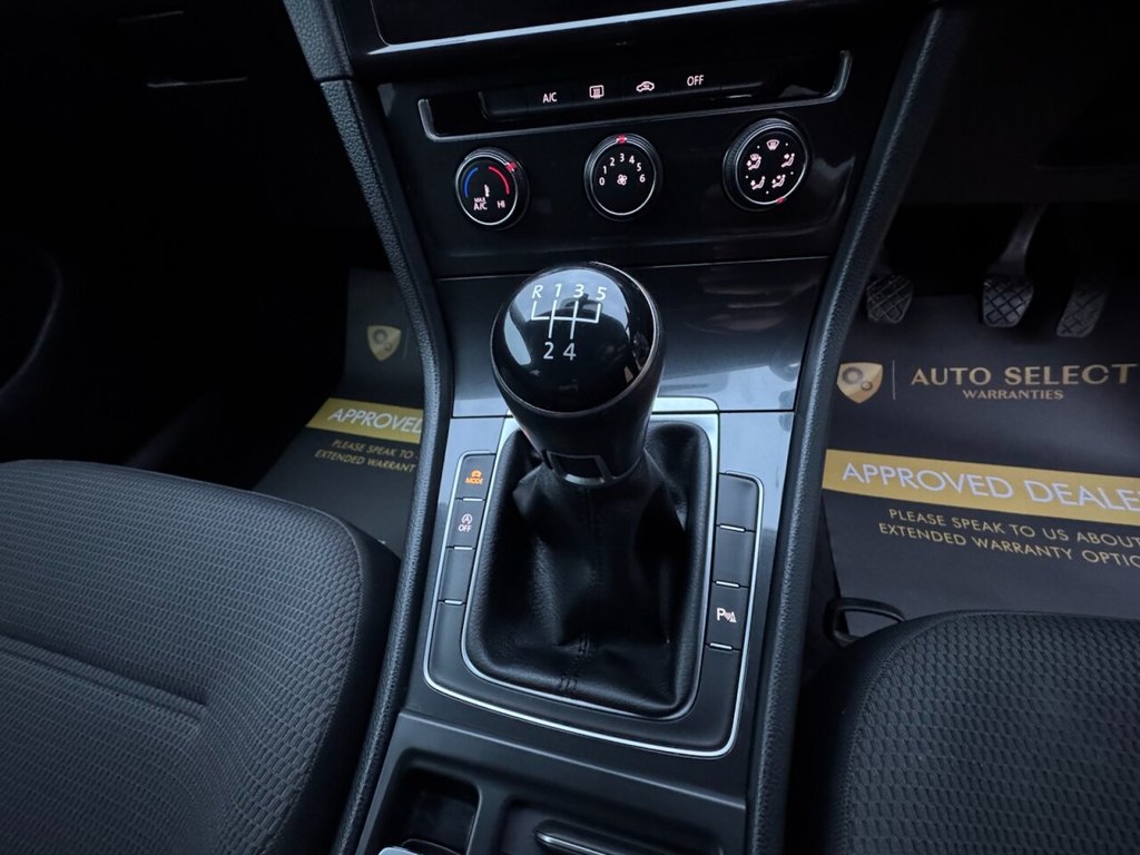 Used Volkswagen Golf 2018 for sale - 77276091: Photo 29