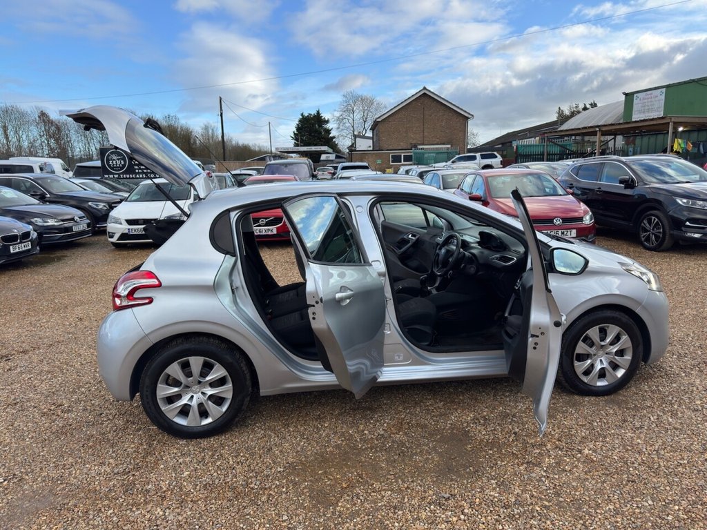 Used Peugeot 208 2012 for sale - 77520895: Photo 13