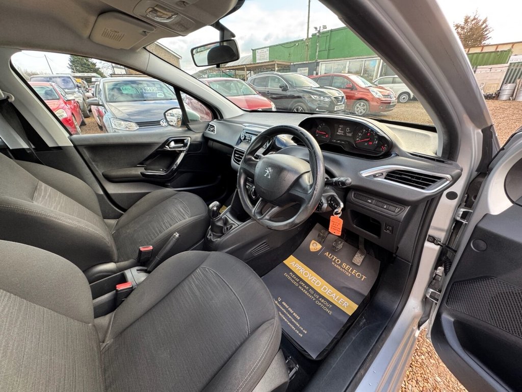 Used Peugeot 208 2012 for sale - 77520895: Photo 20