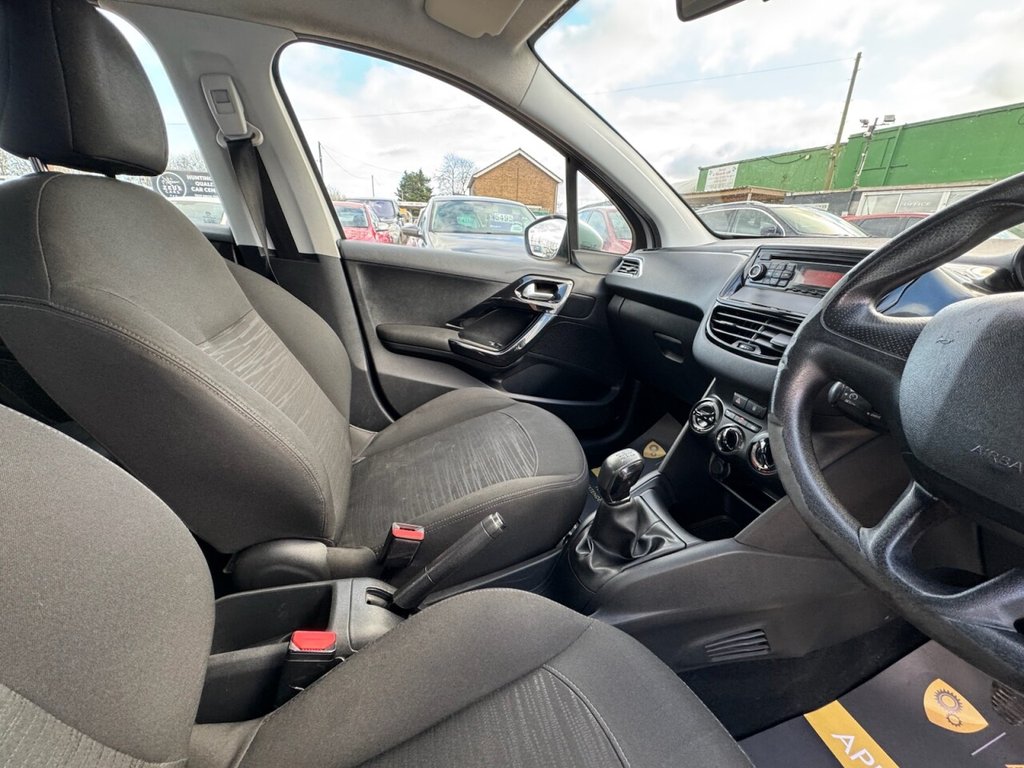 Used Peugeot 208 2012 for sale - 77520895: Photo 22