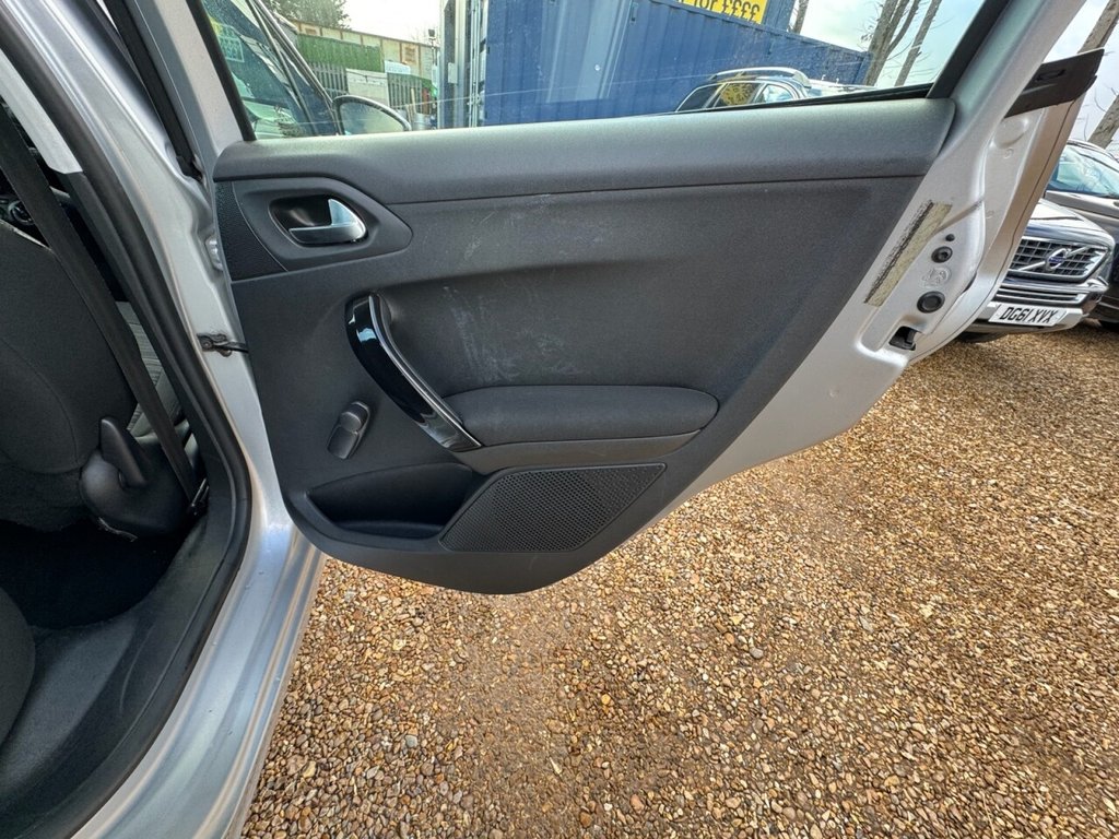 Used Peugeot 208 2012 for sale - 77520895: Photo 29