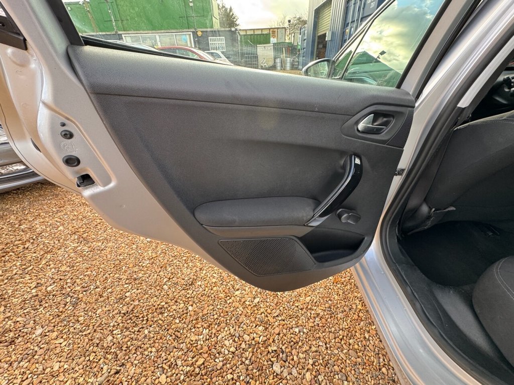 Used Peugeot 208 2012 for sale - 77520895: Photo 30