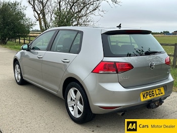 Used Volkswagen Golf 2016 for sale - 75122686: Photo