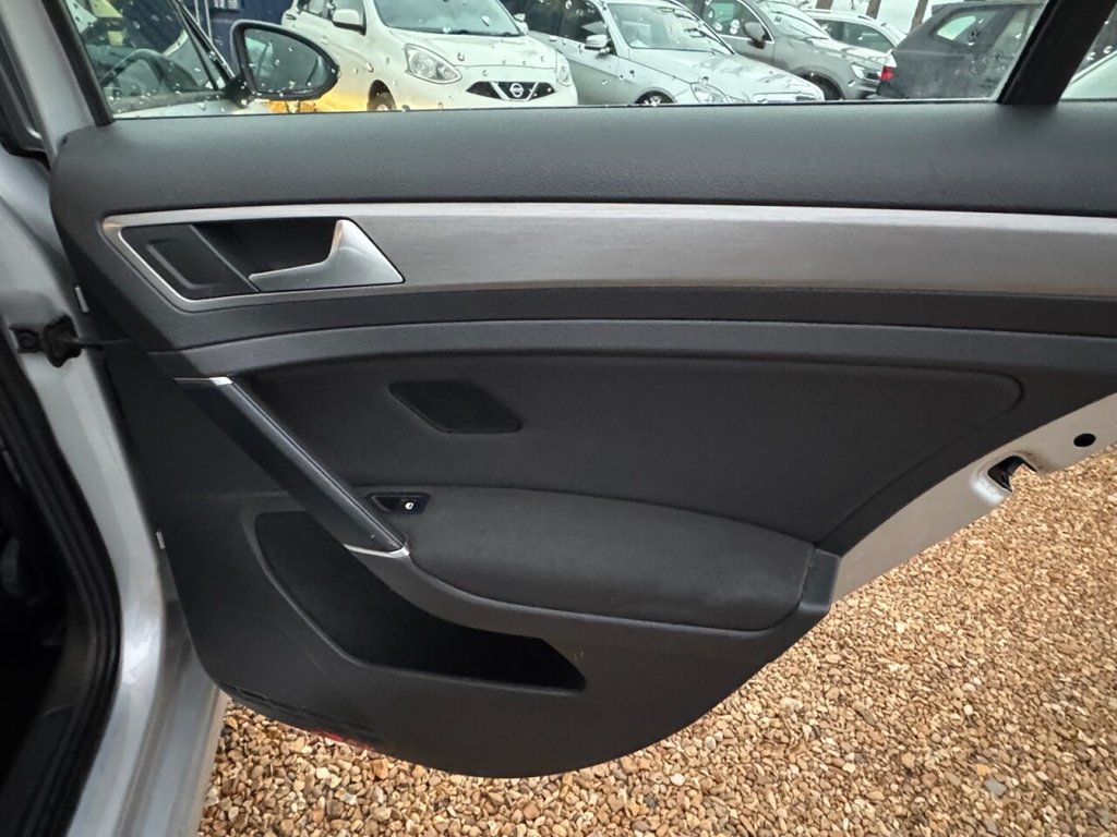 Used Volkswagen Golf 2015 for sale - 77327668: Photo 25