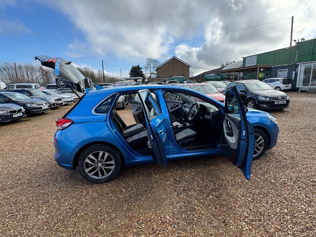 Used Hyundai i30 2017 for sale - 78029926: Photo 9