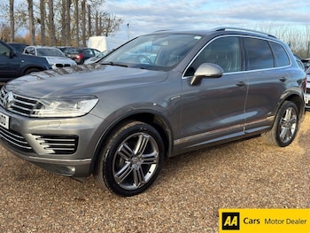 Used Volkswagen Touareg 2016 for sale - 76950514: Photo
