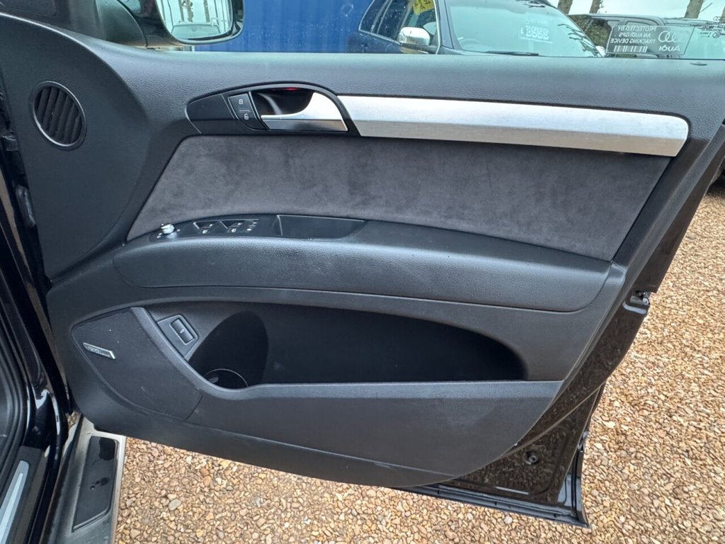 Used Audi Q7 2010 for sale - 77534536: Photo 45