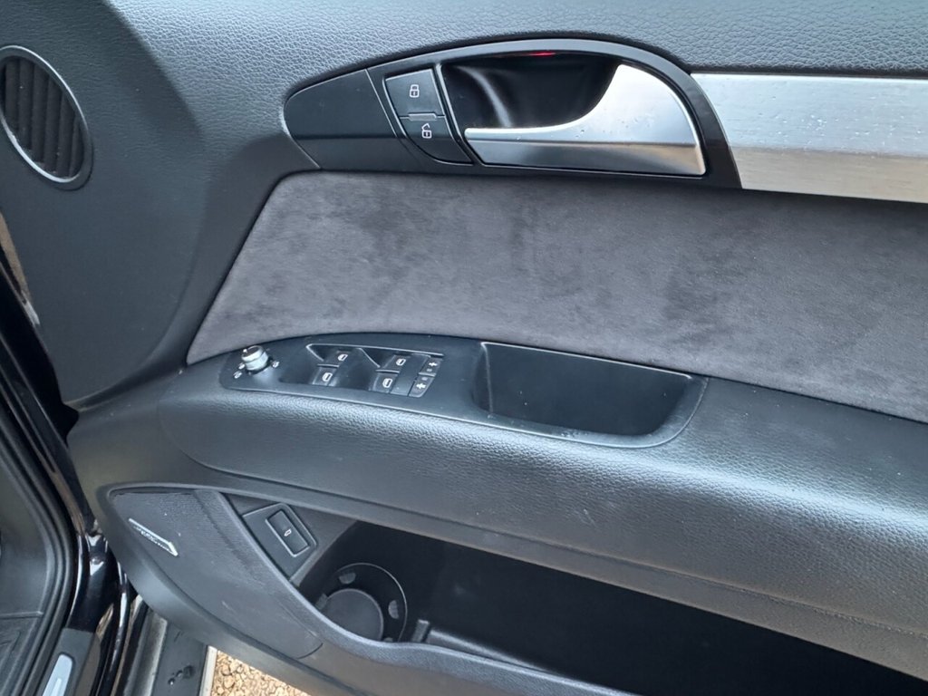 Used Audi Q7 2010 for sale - 77534536: Photo 46