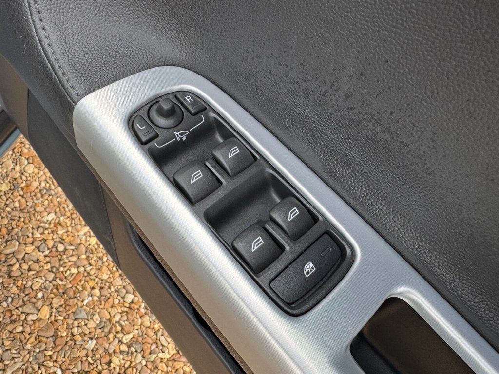 Used Volvo V50 2012 for sale - 76132490: Photo 14