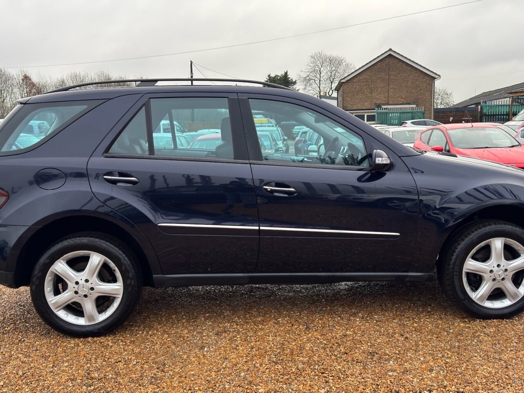 Used Mercedes-Benz M Class 2007 for sale - 76962768: Photo 8