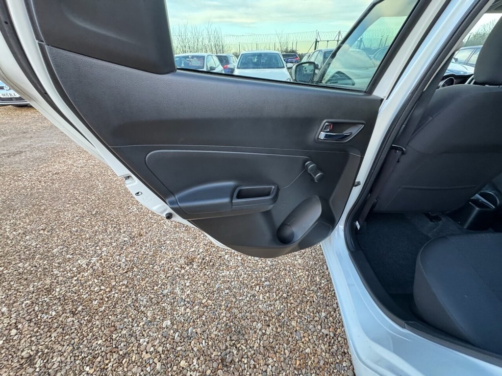 Used Suzuki Swift 2018 for sale - 77276136: Photo 33