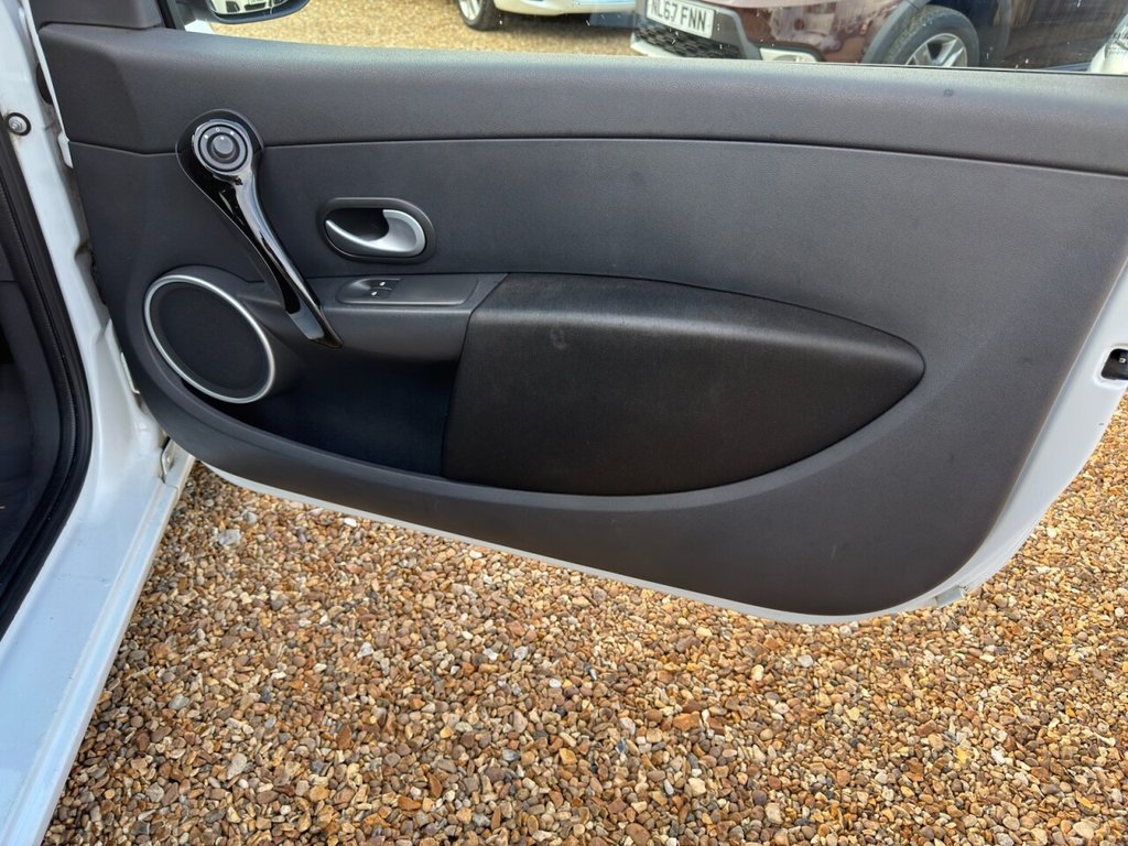 Used Renault Clio 2012 for sale - 76617505: Photo 13