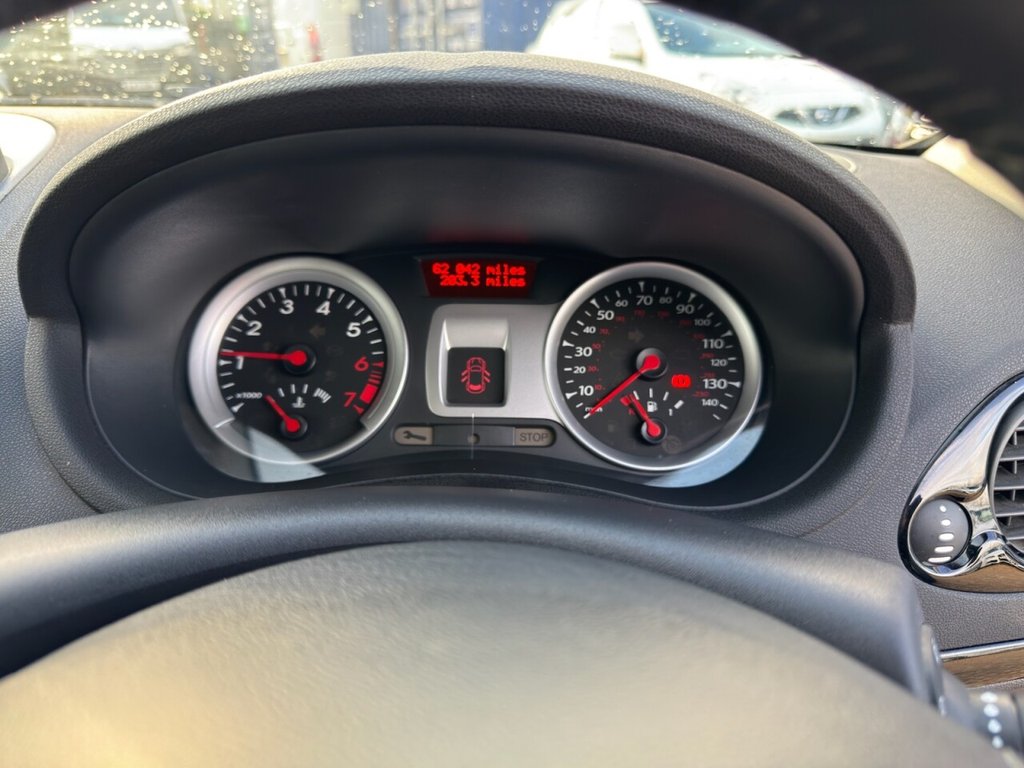 Used Renault Clio 2012 for sale - 76617505: Photo 17