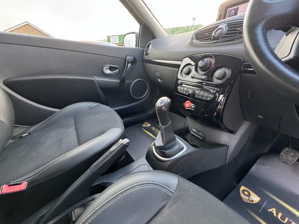 Used Renault Clio 2012 for sale - 76617505: Photo 25